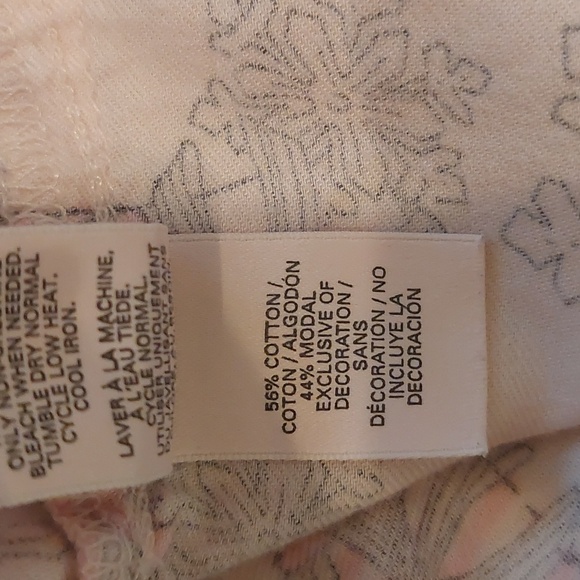 🌷3/$25 Victoria's Secret Pajama Top - Picture 4 of 4